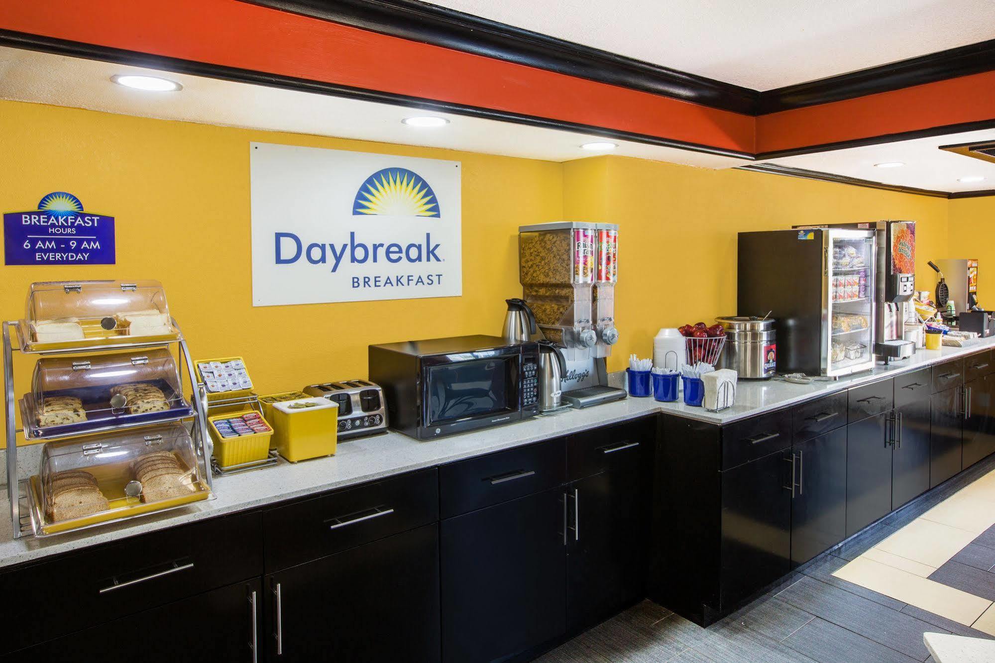 Days Inn By Wyndham Little Rock/Medical Center Екстериор снимка